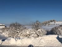 Winterbild neben dem Haus